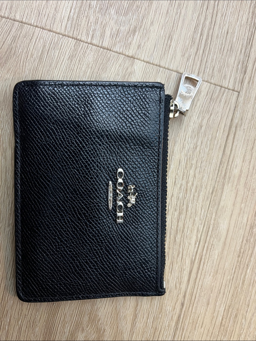 Coach wallet with ID pocket (cracked), 2 pockets and a zipper coin pocket - Picture 2 of 6